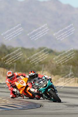 media/Dec-01-2025-Moto Forza (Mon) [[2daa91e15f]]/1-Advanced Group/Session 3 (Turn 3)/